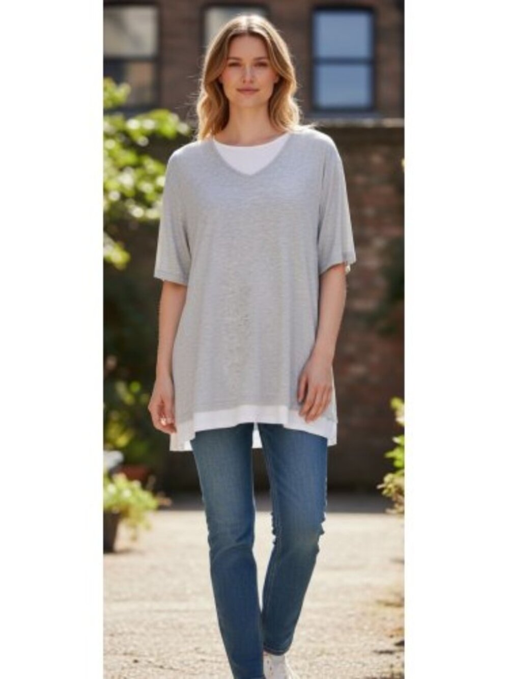 ONLY NECESSITIES Gray and White Short Sleeved Tunic Top Ladies MEDIUM